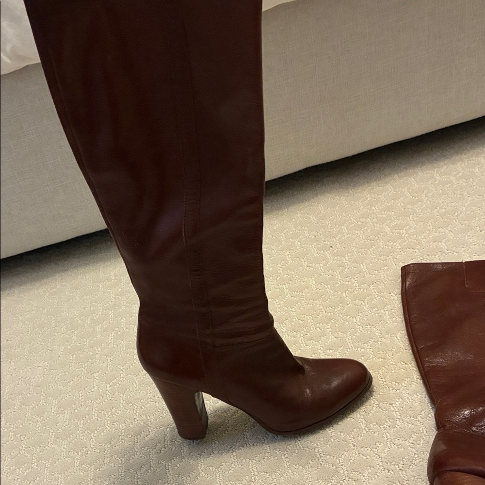 Gorgeous Vintage cognac leather boots